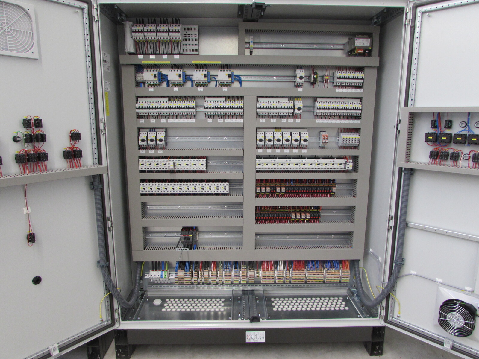 Control cabinet ECO Layer Colony Viper extern 3R 3E